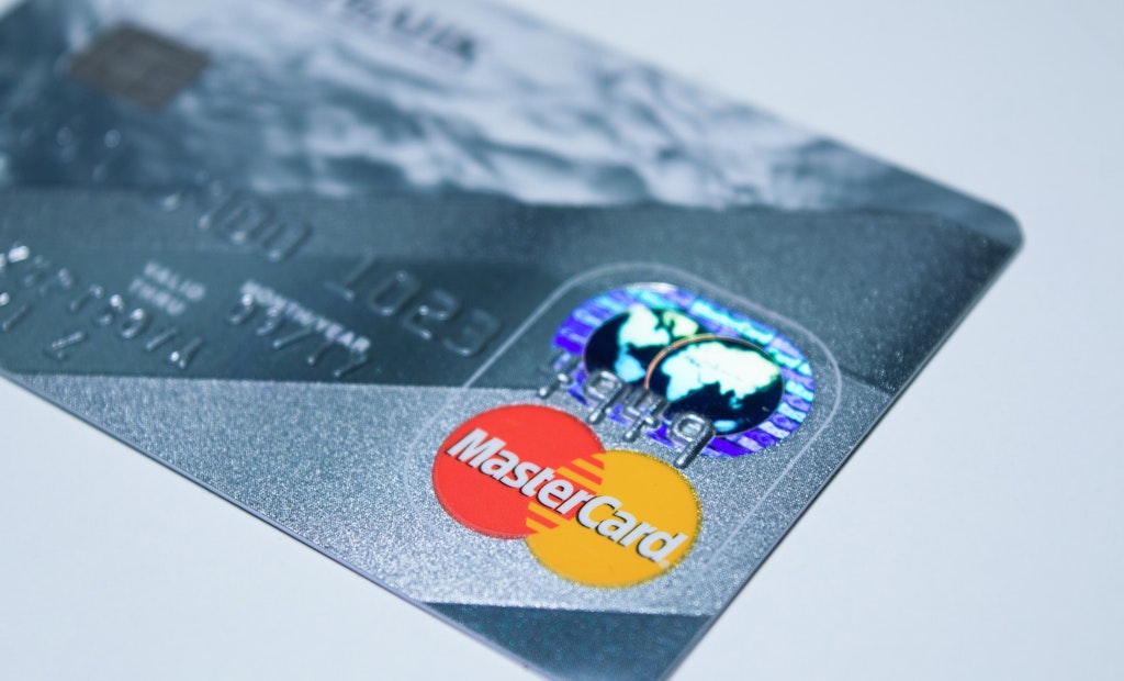 Avoid Tricks and Traps of the Credit Card Industry