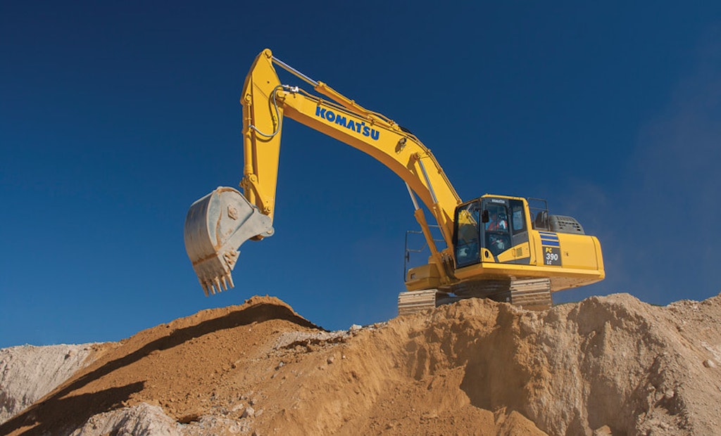 Hydraulic Excavator’s Larger Undercarriage Increases Over-The-Side Lift Capacity
